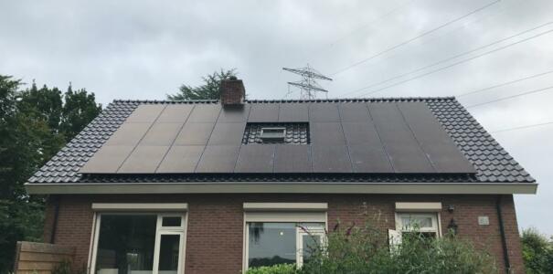 Duitse glas/glas zonnepanelen geplaatst, te Opheusden