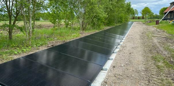 Plaatsing van 79 Duitse zonnepanelen te Waardenburg