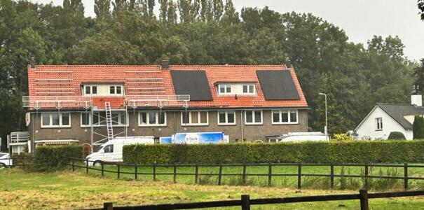 36 Duitse Glas/Glas zonnepanelen geplaatst op 4 woningen in Geldermalsen